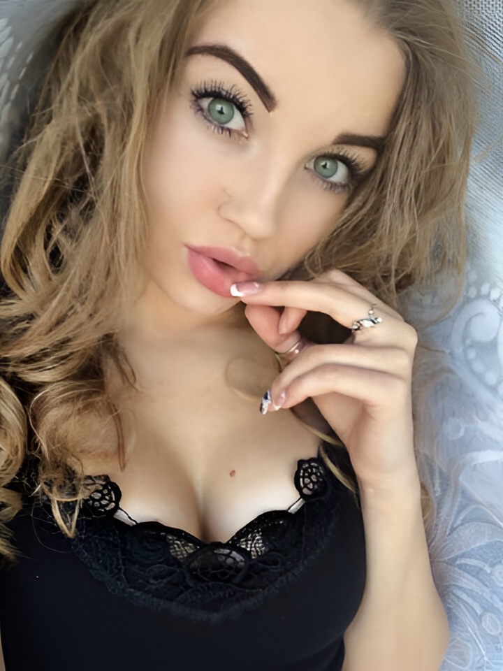 Элеонора привлекальеная девушка из Гомеля цена от 2000 руб