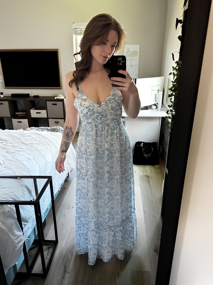 Юна привлекальеная девушка из Гомеля цена от 10000 руб