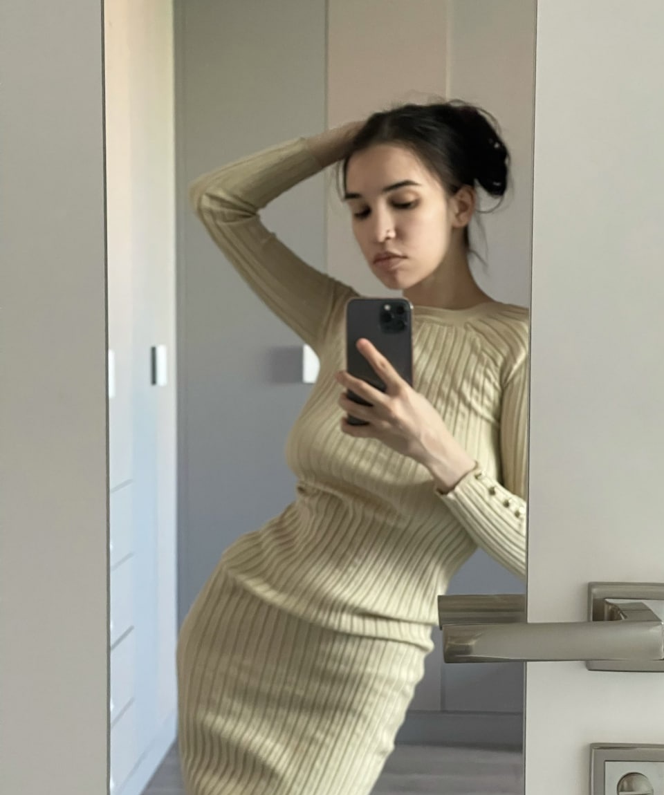 Юля привлекальеная девушка из Гомеля цена от 3500 руб