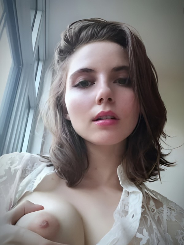 Адель привлекательная девушка из Гомеля цена от 4000 руб