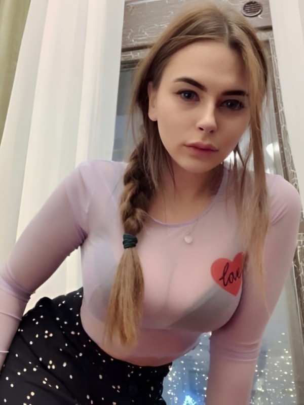 Агата привлекательная девушка из Гомеля цена от 4000 руб