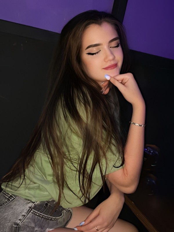 Алиса привлекательная девушка из Гомеля цена от 3000 руб