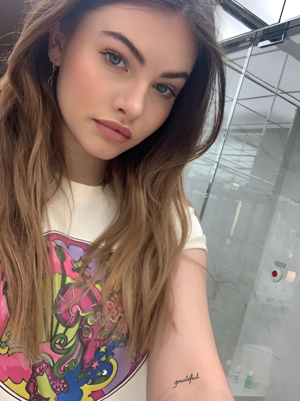 Ева привлекательная девушка из Гомеля цена от 1500 руб