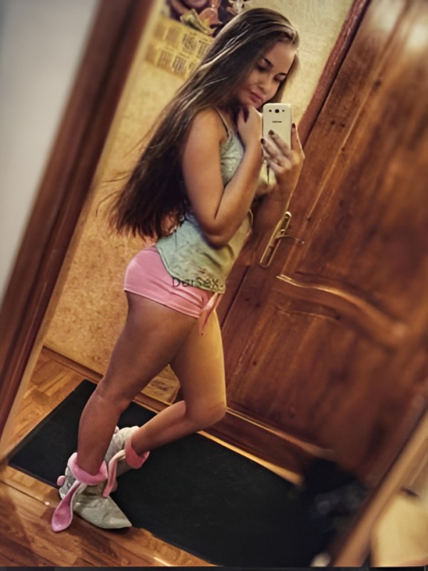 Устина привлекательная девушка из Гомеля цена от 2000 руб