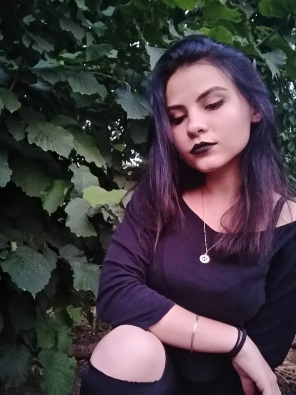 Эльвира привлекательная девушка из Гомеля цена от 3000 руб