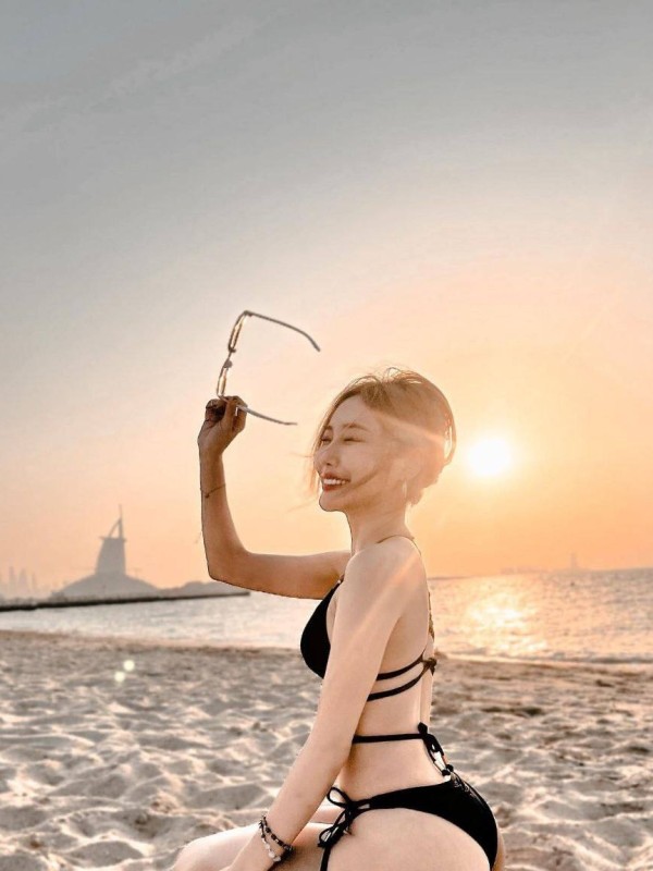 Марина привлекательная девушка из Гомеля цена от 3000 руб