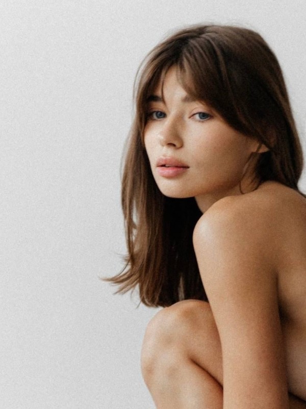 Анька привлекательная девушка из Гомеля цена от 5000 руб