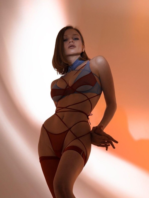 Ева привлекательная девушка из Гомеля цена от 8000 руб